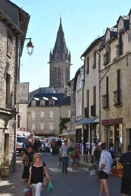 Marché du mardi matin à Laissac